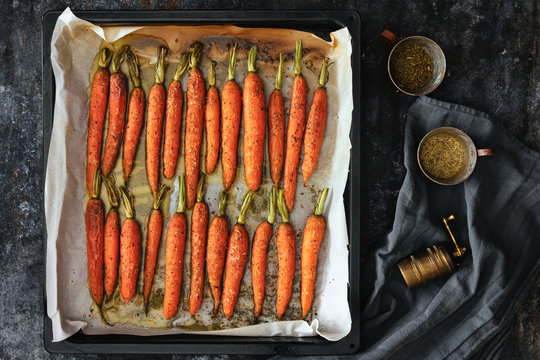 Oven roasted carrots with herbs