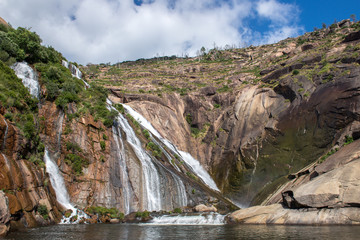 Fototapeta na wymiar waterfall in rocky terrain