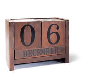 Wooden Perpetual Calendar set to December 6th