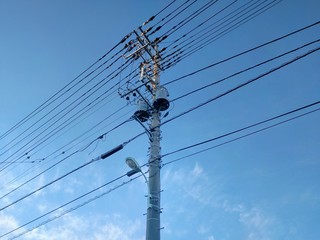 冬空と電柱