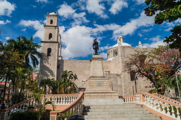 Monument to General Manuel Cepeda Peraza and Iglesia de Jesus church in Merida, Mexico