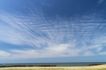 塩屋海岸　青い空と海
