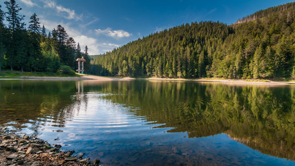 Fototapeta na wymiar Lake Synevyr. Carpathians. Ukraine.