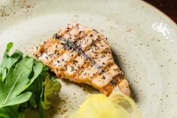 salmon steak with lemon