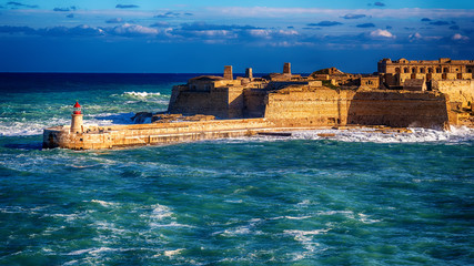 Malta: Fort Ricasoli, the view from Valletta - 187095716