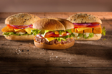 Hamburgers trio