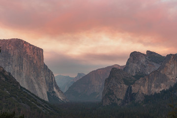 Naklejka na ściany i meble Yosemite National Park, Tunnel view point at sunset in fall