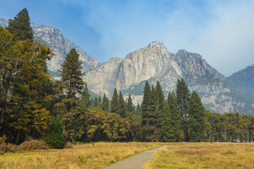 Yosemite National Park, Meadow view in autumn