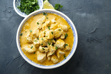 Chicken in spicy coconut sauce