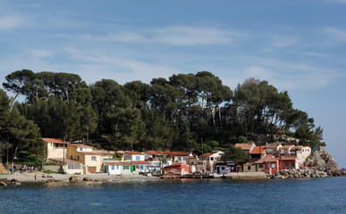 Fototapeta na wymiar Anse Méjean sur littoral de Toulon