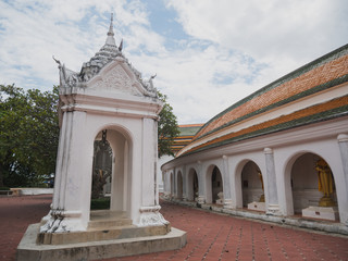 Fototapeta na wymiar Phra Pathom Chedi, pagoda, the landmark of Nakhon Pathom Province,Thailand