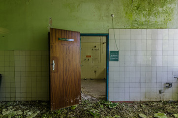 behandlungsraum in einem krankenhaus