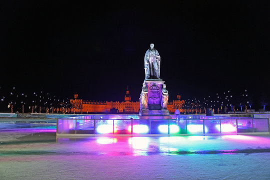 Eisbahn vor dem Karlsruher Schloss