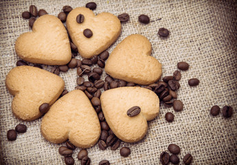Shortbread cookies lined around on coarse cloth