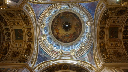 Fototapeta na wymiar Saint-Petersbourg, Saint-Isaac Cathedral
