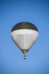 Obraz premium A hot air balloon in flight