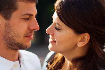 Fototapeta premium The boyfriend looks at his girlfriend with love