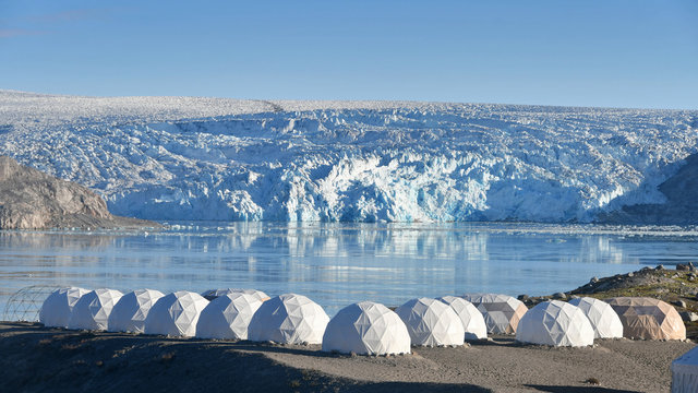 Tende (dome) di frone al ghiacciaio, Groenlandia