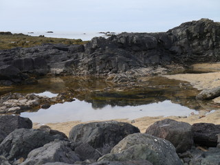 Felsenküste in Island