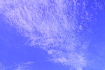 Fototapeta na wymiar 冬雲と青空