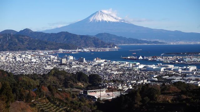 日本平より望む清水港と駿河湾越しの富士山