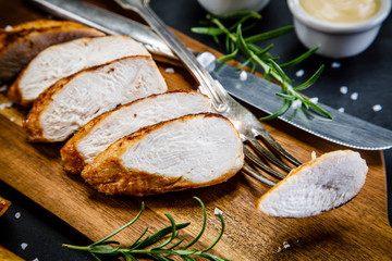 Grilled chicken fillet and vegetables