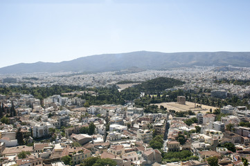 Fototapeta na wymiar vista di Atene con il Tempio di Zeus Olimpo e lo stadio panatenaico