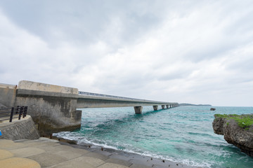 Fototapeta na wymiar 世渡崎から見る池間大橋の風景
