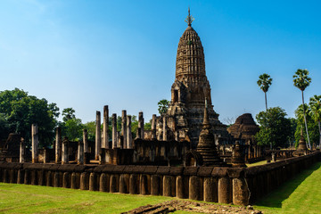 Fototapeta premium Wat Phra si Ratanamahathat in Si Satchanalai Historical Park, Si Satchanalai, Si Satchanalai District, Sukhothai