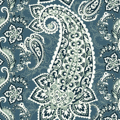 Paisley seamless pattern with flowers in indian textile style. floral vector background