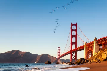 Fototapete Golden Gate Bridge Die Golden Gate Bridge ist eine Hängebrücke über das Golden Gate, die 1,6 km breite Meerenge, die die Bucht von San Francisco mit dem Pazifischen Ozean verbindet. San Francisco, Kalifornien, USA.