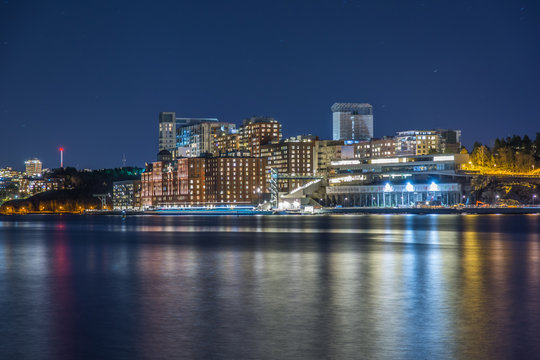 Kvarnholmen  med alla sina nybyggda bostadshus med utiskt &ouml;ver Stockholms inlopp