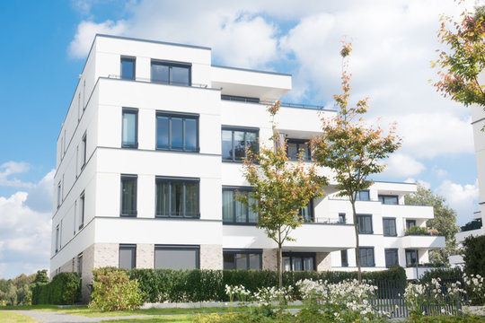 Mehrfamilienhaus in einem Neubaugebiet in Deutschland