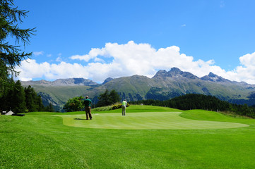 Der 9-Loch Golfplatz des legendären Kulm-Hotels in St. Moritz