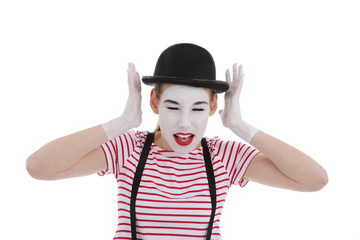 jeune fille mime maquillage blanc théâtre mimant bruit