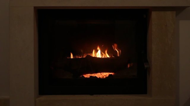 Feu de chemin&eacute;e