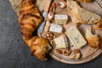 Toasts with cheese tasting. Flat view, from above.