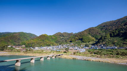 Obraz premium 浅尾沈下橋