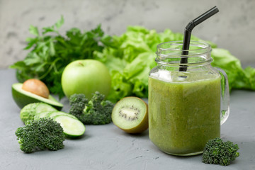 green smoothies in glass jar mason