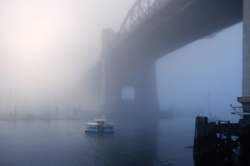 Obraz premium Burrard Bridge ferry