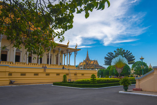 Moonlight Pavilion from distance