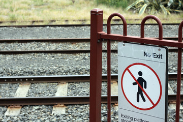 Railway fence platform