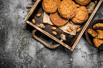 Oatmeal cookies with almonds.