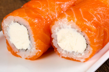 Salmon roll