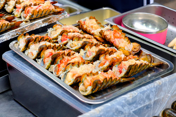 Lobster meat along with the cheese grilling (Korea street food)