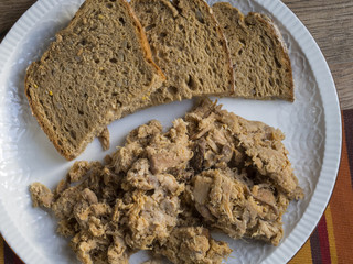 Galician chicharrones with bread