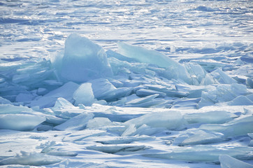 Озеро Байкал, ледяные торосы в начале весны около острова Ольхон
