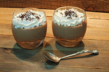 Milk chocolate mousse with cream