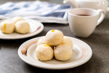 Chinese pastry cake