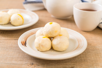 Chinese pastry cake